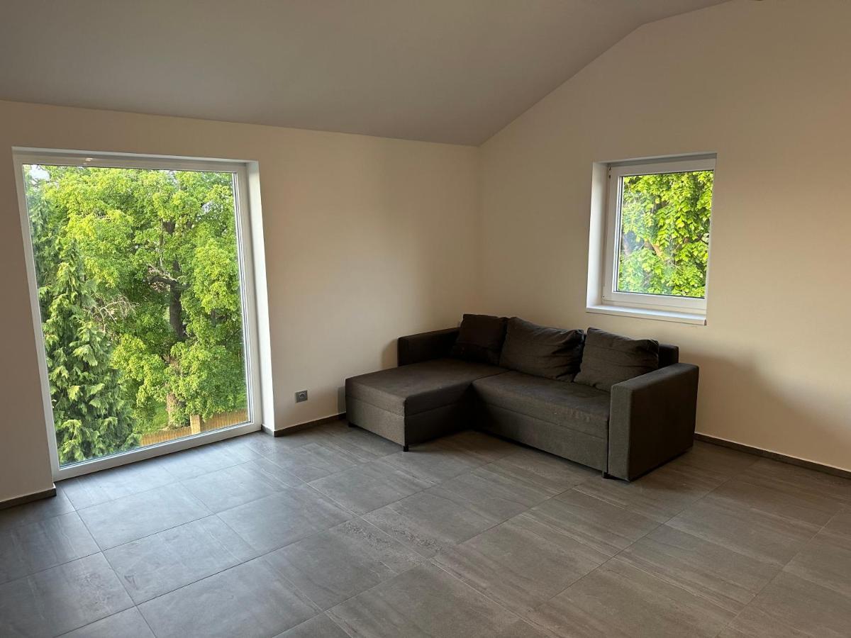 פראג Apartman Byt 75M2 Klid Priroda Pro Rodinu מראה חיצוני תמונה
